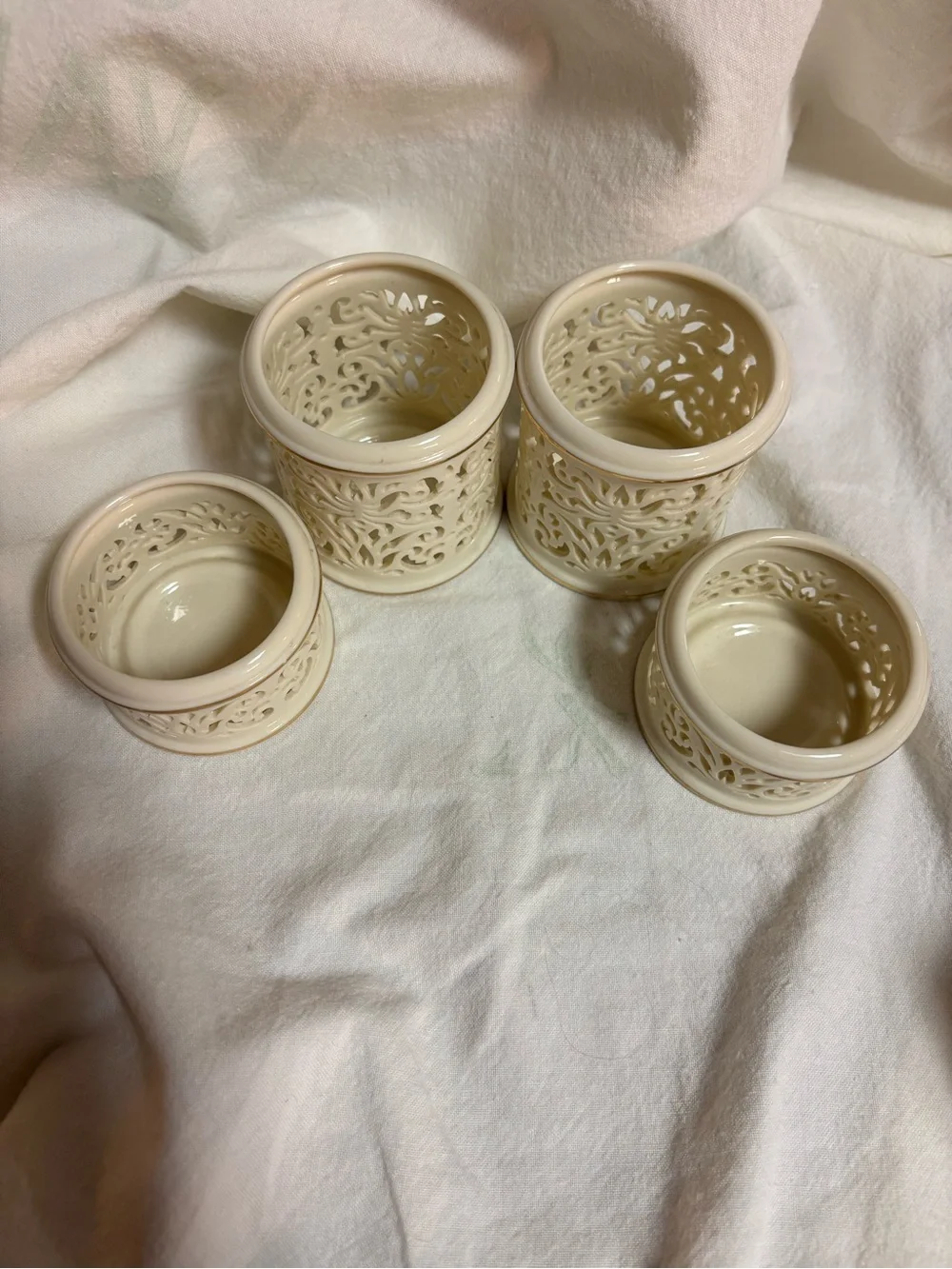 4 Lenox illuminates ivory pierced porcelain Filigree Votive Candle Holders